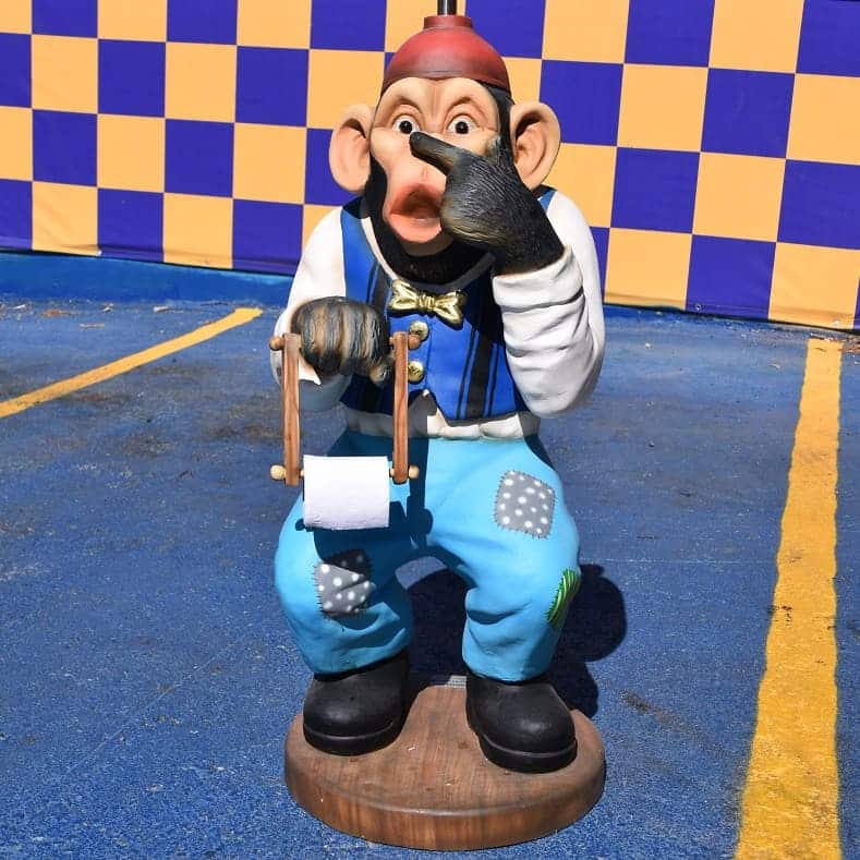 פסל קוף מעמד לנייר טואלט